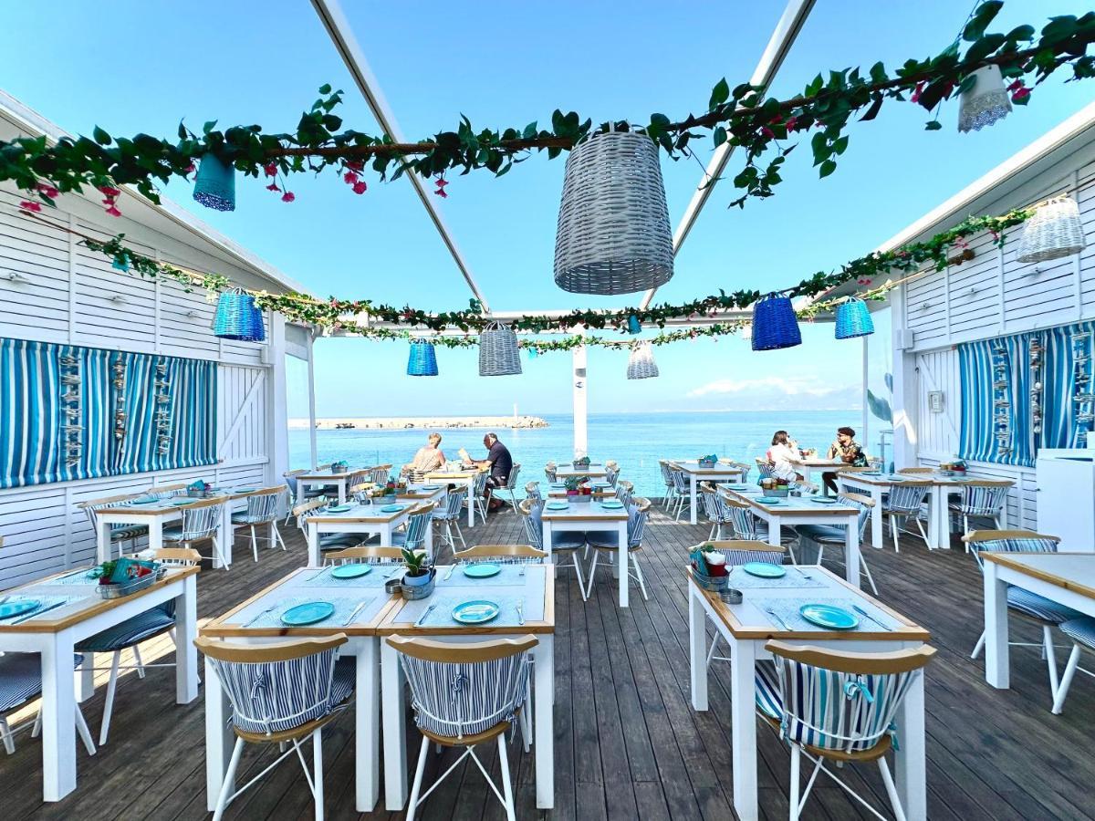 Skipper Beachfront Suites 赫索尼索斯 外观 照片