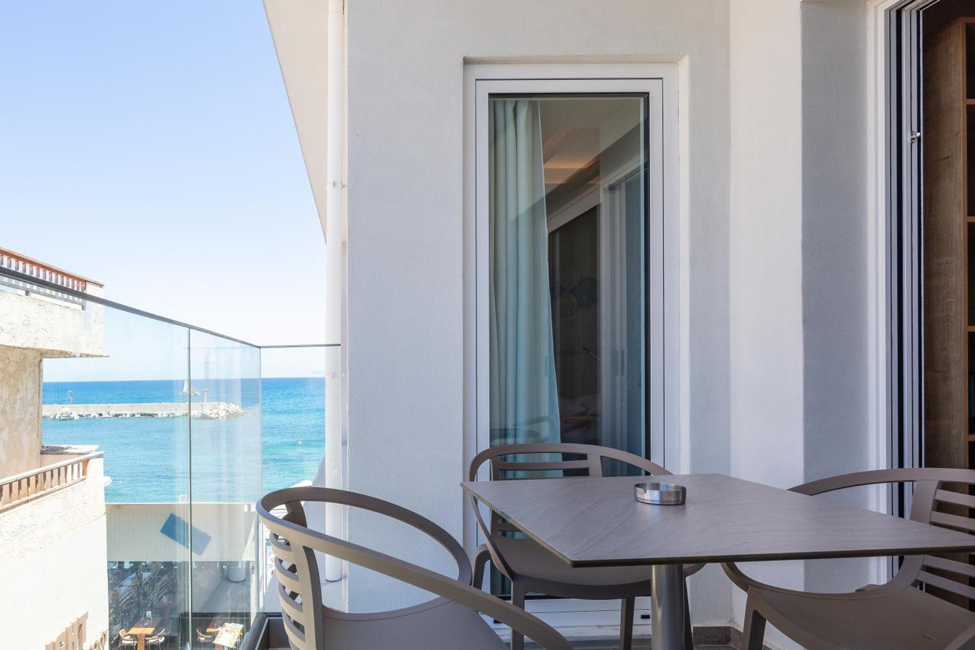 Skipper Beachfront Suites 赫索尼索斯 客房 照片