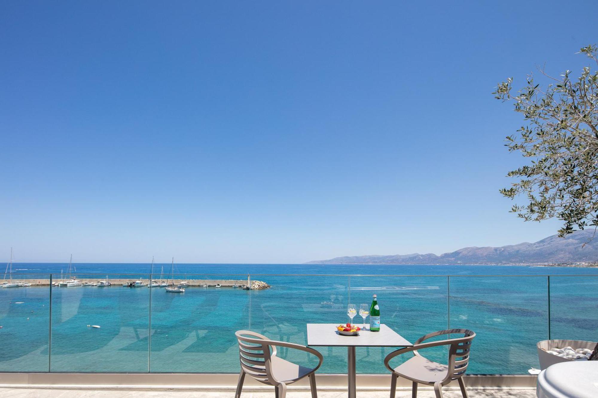 Skipper Beachfront Suites 赫索尼索斯 外观 照片